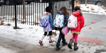 Chicago Schools Adapt Absence Policies for Students Concerned About Immigration Enforcement