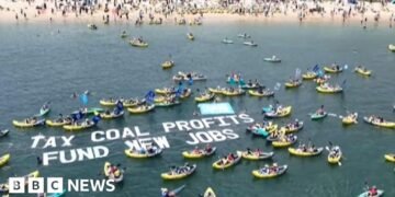 Climate Protesters Disrupt Port Operations in Australia Using Kayaks