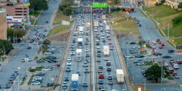 FAA Forecasts Busiest Thanksgiving Travel in 15 Years with Record Flights