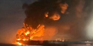Ukrainian Officials in US for Peace Talks Amid Russian Oil Tanker Attacks