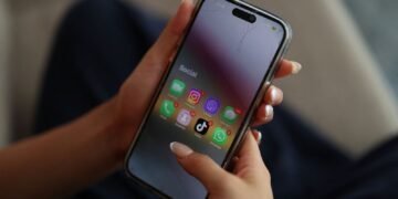 Australian PM Warns of Social Media Ban for Under-16s Amid Growing Concerns