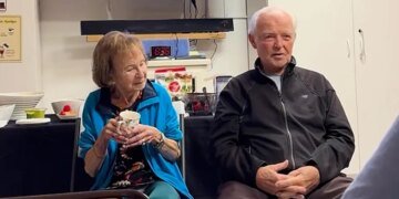 California Grandparents' Christmas Tradition Resonates with Millions Online