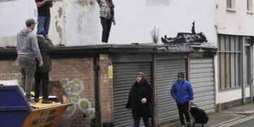 Christmas Art: Banksy Unveils New Mural in Britain