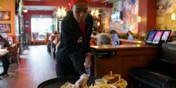 Exploring the Resilience of Chain Restaurants in Today's Market Landscape