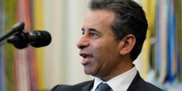 FDA Commissioner Advocates for Relaxed Testosterone Regulations