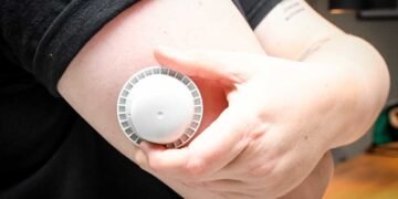 Faulty Abbott Glucose Monitor Linked to Seven Deaths and Hundreds of Injuries