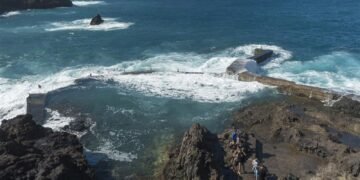 Four Swimmers Die in Tenerife as Strong Waves Pull Them Out to Sea