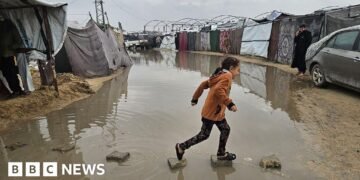 Gazans Endure Flooding Amid Wait for Next Phase of Peace Initiative