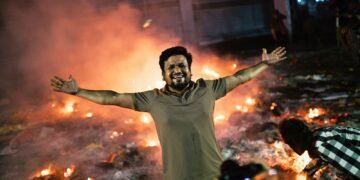 Journalists Rescued as Mob Torches Bangladesh Newspaper Offices