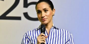 Meghan Reaches Out to Estranged Father Thomas Markle in Hospital in Philippines