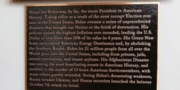 New Plaques in Trump's White House Criticise Biden, Obama, and Bush