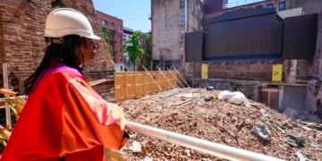 New York Church Celebrates Christmas Again After Devastating Fire