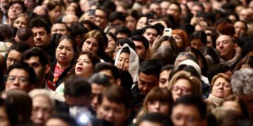 Pope Leo XIV Urges Justice and Peace in Christmas Message for War-Torn Regions