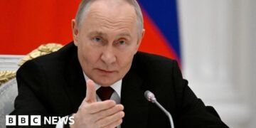 Putin Declares Russia Will Pursue Force in Donbas if Ukraine Troops Withdraw