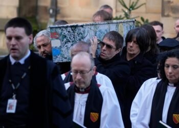 Stars and Fans Pay Tribute at Gary 'Mani' Mounfield's Funeral