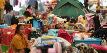 Tens of Thousands Flee Amid Fresh Fighting on Thailand-Cambodia Border