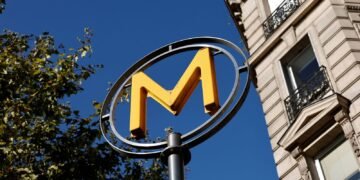 Three Women Stabbed in Separate Incidents at Paris Metro Stations