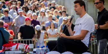 Top Viral Stories that Captivated Headlines and Social Media in 2025