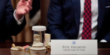 Trump Defends Boat Strikes, Critiques Somali Immigrants in Cabinet Meeting