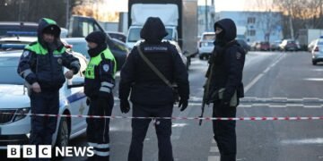 Two Police Officers Die in Moscow Explosion: Investigations Underway