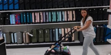 US Economy Sees Strong Growth as Consumer Spending Remains Steady