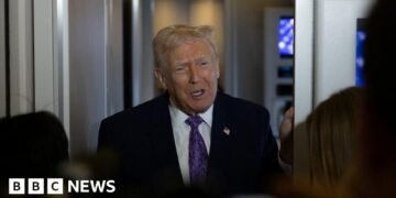 US Lawmakers Seek Clarification on Hegseth's Venezuela Boat Strike Allegations