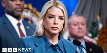 US Lawmakers Warn Pam Bondi of Contempt Over Unreleased Epstein Documents