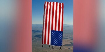 US Skydivers Reclaim Record for Largest Freefall American Flag Display