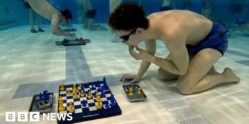 Underwater Chess Champions Vie for World Title in Unique Competition