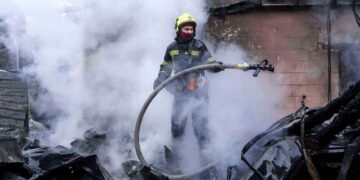 Zelenskyy Prepares for Significant Peace Talks with Trump in Florida