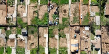 California Fire Victims Report Delays in Insurance Payouts Impacting Recovery