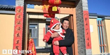 China's Population Declines for Fourth Consecutive Year Amidst Demographic Challenges