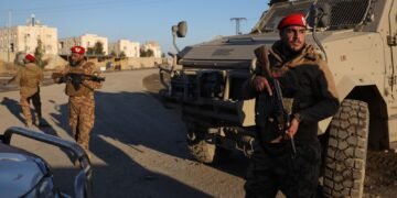 Clashes Erupt Near Prisons for IS Extremists in Syria Following SDF Ceasefire