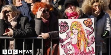Crowds Gather in Saint-Tropez to Pay Respects at Brigitte Bardot’s Funeral