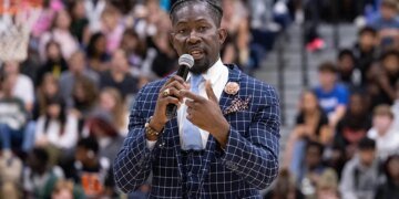 Ex-Iowa Schools Chief Admits to False US Citizenship Claim and Gun Charge