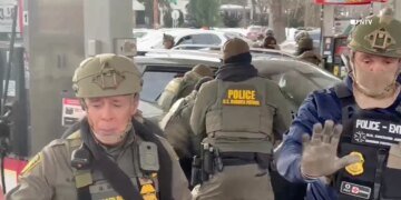 Federal Agents Detain Two Men After Confrontation at St Paul Gas Station