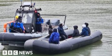 France Intercepts First Small Boat Bound for UK in New Policy Initiative