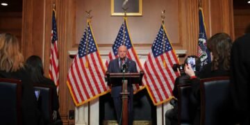 Hegseth Initiates Action Against Senator Kelly’s Ranking and Retirement Plans