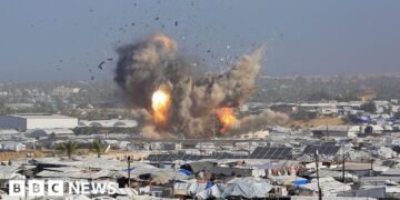 Israeli Air Strikes in Gaza Result in 27 Palestinian Fatalities, Officials Report