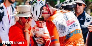 Jay Vine Triumphs at Tour Down Under 2026 After Kangaroo Collision