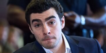 Man Charged with Pretending to Be FBI Agent to Aid Luigi Mangione's Release