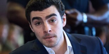 Mangione Lawyers Deny Bondi Conflict of Interest Claims as Misleading