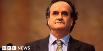 Mark Tully, Renowned BBC 'Voice of India', Passes Away at 90