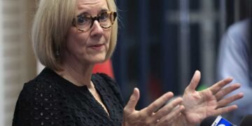 Miami Mayor Advocates for Reinstatement of TPS for Venezuelan Nationals