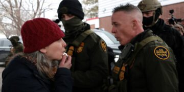 Minneapolis Community Alerts Immigrants to ICE Agents Approaching