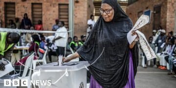 Museveni and Bobi Wine Compete in Uganda's Presidential Election Showdown