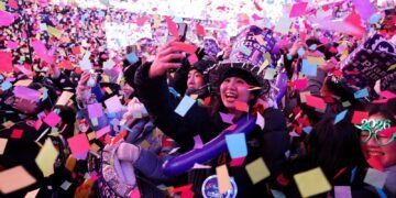 New Year's Eve Celebrations Worldwide: A Visual Journey Through Cultures