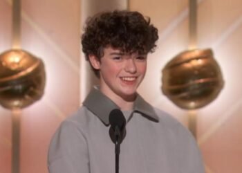 Paramount Skydance Initiates Hostile Bid for Warner Bros Discovery Amid Legal Action