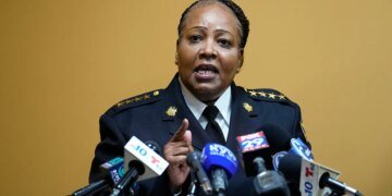 Philadelphia Sheriff Criticises ICE Policies, Considers Arrests for Noncompliance