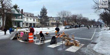 Retired NYPD Detective Critiques Minnesota Activists for Directing Traffic